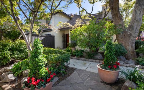 110-2890 Huntington Blvd, Fresno, CA, 93721-2346 | Card Image