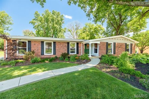 354 Greenbriar Ln, Ballwin, MO, 63011-2465 | Card Image
