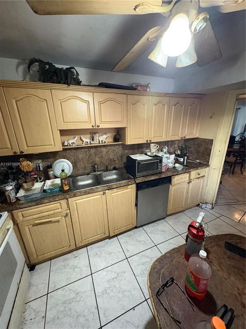 d204-1401 Ne 191st St, Miami, FL, 33179-6104 | Card Image