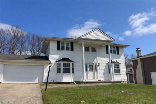 5216 Sassafras Dr, Parma, OH, 44129-6539 | Card Image