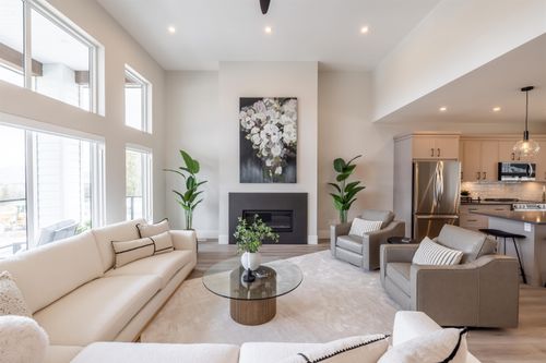 47280 Valerie Place, Chilliwack, BC, V2P7W9 | Card Image