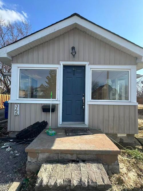 345 Hollywood Dr, Keswick, ON, L4P3A2 | Card Image