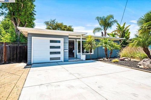 20089 Emerald Ct, Castro Valley, CA, 94546-4736 | Card Image
