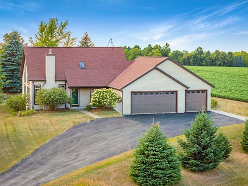9203 State Road 67, Kiel, WI, 53042-4946 | Card Image