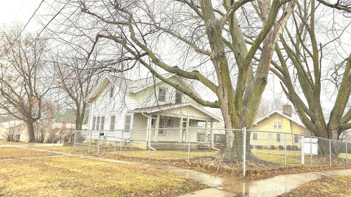 701 E 5th St N, Newton, IA, 50208-2104 | Card Image