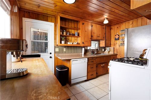 23668 Scenic Dr, Crestline, CA, 92325-9313 | Card Image
