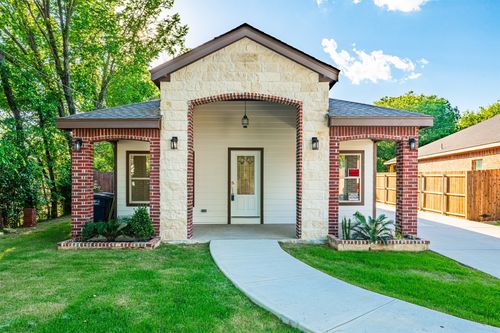 3015 Elinor St, Fort Worth, TX, 76111-6229 | Card Image