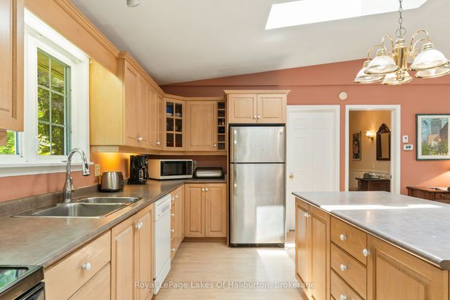 1700 Kushog Lake Rd, House other with 3 bedrooms, 2 bathrooms and 2 parking in Algonquin Highlands ON | Image 8