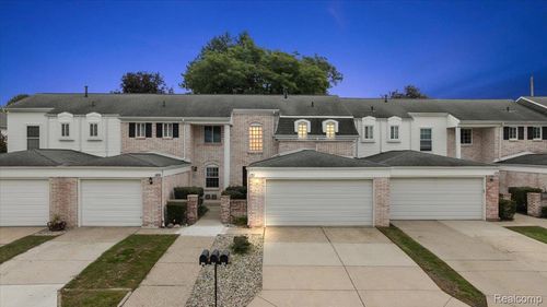 146-171 Manor Way, Rochester Hills, MI, 48309-2018 | Card Image