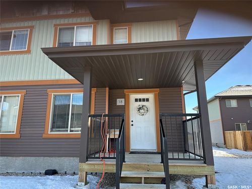 18-880 5th St, Weyburn, SK, S4H | Card Image
