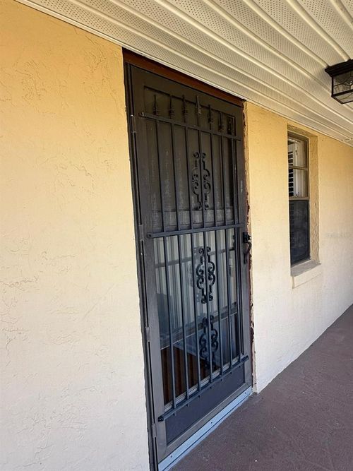 apt-205-130 E Johnson Ave, LAKE WALES, FL, 33853-4153 | Card Image