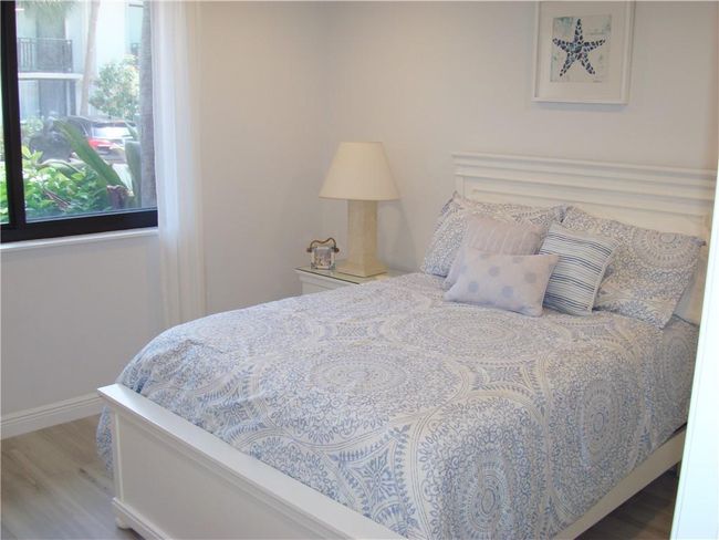 Guest Bedroom B | Image 14