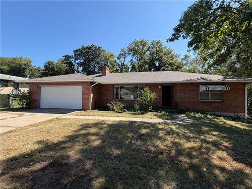 2111 N 49th St, Kansas City, KS, 66104-3213 | Card Image