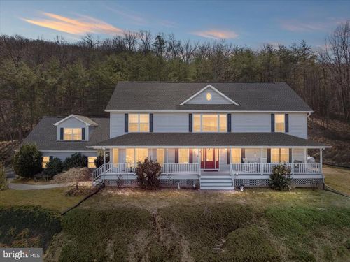 209 Park Ridge Ct, Front Royal, VA, 22630-5143 | Card Image