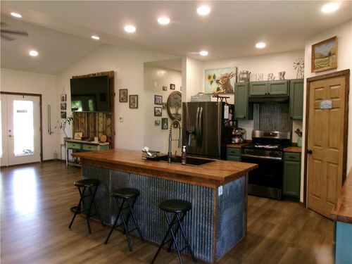 201 Delray Dr, Urich, MO, 64788-9790 | Card Image