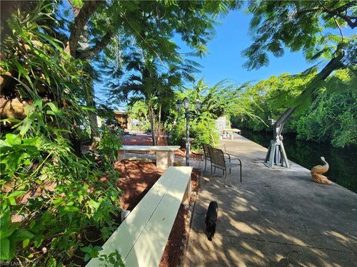 1370 Harbor View Dr, NORTH FORT MYERS, FL, 33917-4127 | Card Image