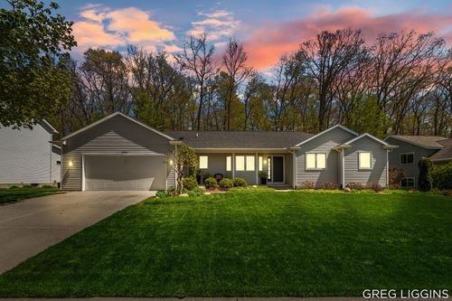 6920 Rex Dr, Rockford, MI, 49341-7813 | Card Image