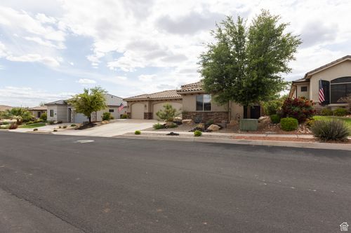 2701 Bella Sol Dr, Santa Clara, UT, 84765-1202 | Card Image