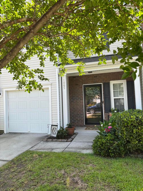 1065 Bennington Dr, Charleston, SC, 29492-8473 | Card Image