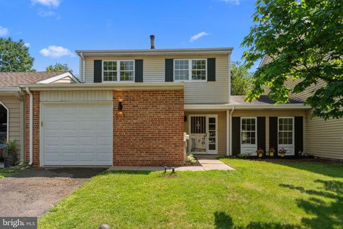 203 Commonwealth Dr, NEWTOWN, PA, 18940-1430 | Card Image