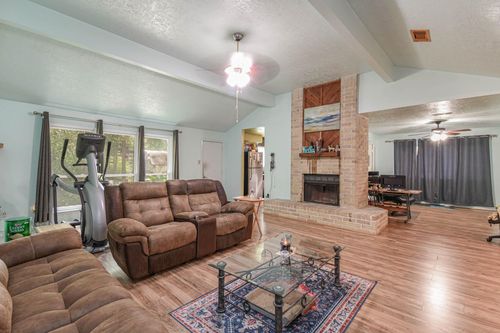 3627 Cheaney Dr, Houston, TX, 77066-4835 | Card Image