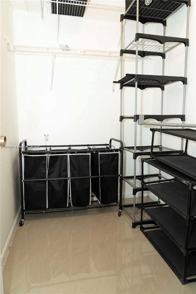 APT-23C - 5140 Sw 40 Th Ave, Condo with 2 bedrooms, 2 bathrooms and null parking in Fort Lauderdale FL | Image 26