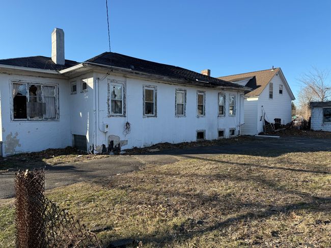 1 Knox St, House other with 3 bedrooms, 1 bathrooms and 6 parking in Enfield CT | Image 7