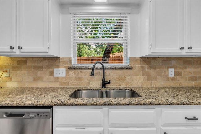 Love the window above the sink! | Image 18