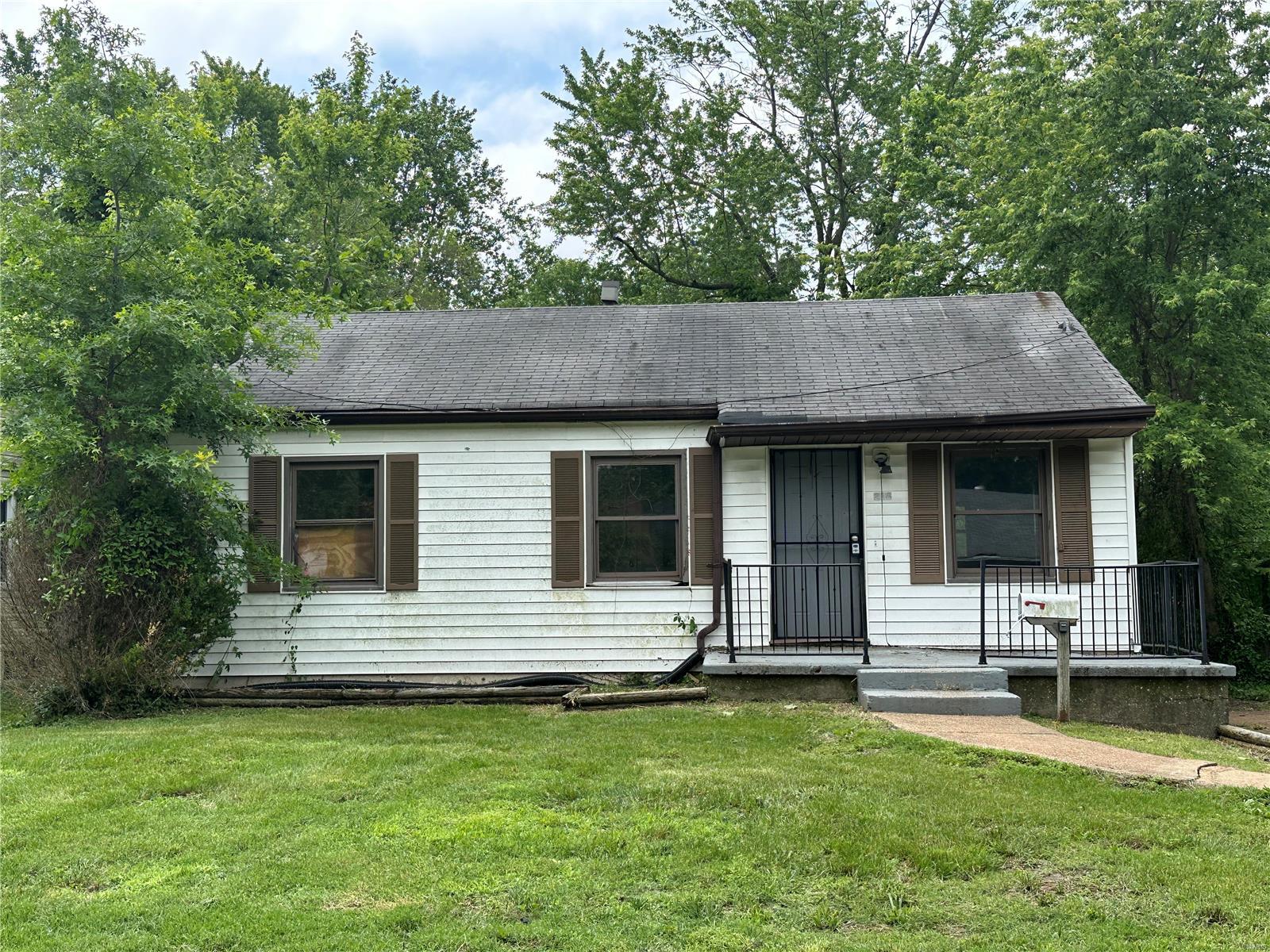 Estridge Rd, Saint Louis, MO 63137
