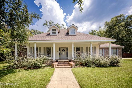 112 White Blvd, Ocean Springs, MS, 39564-5023 | Card Image