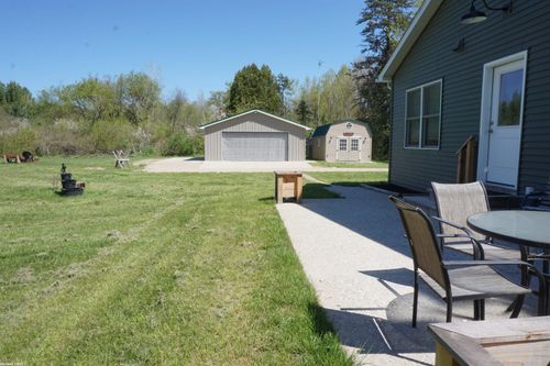 2138 Long Rd, Beaverton, MI, 48612-9515 | Card Image
