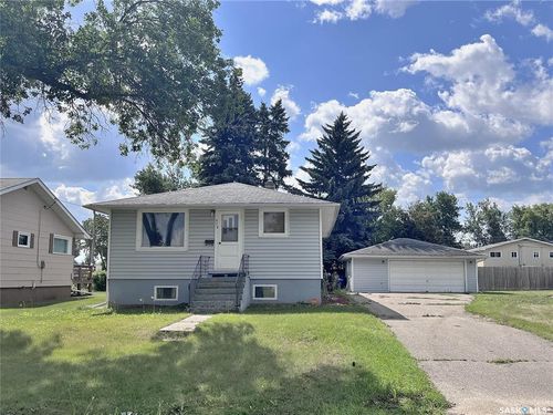 579 25th St E, Prince Albert, SK, S6V1T4 | Card Image
