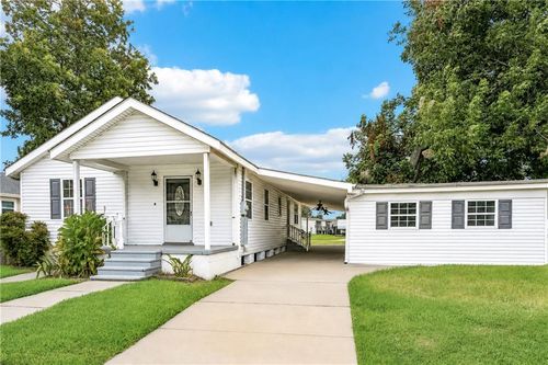 2312 Pakenham Drive, Chalmette, LA, 70043 | Card Image