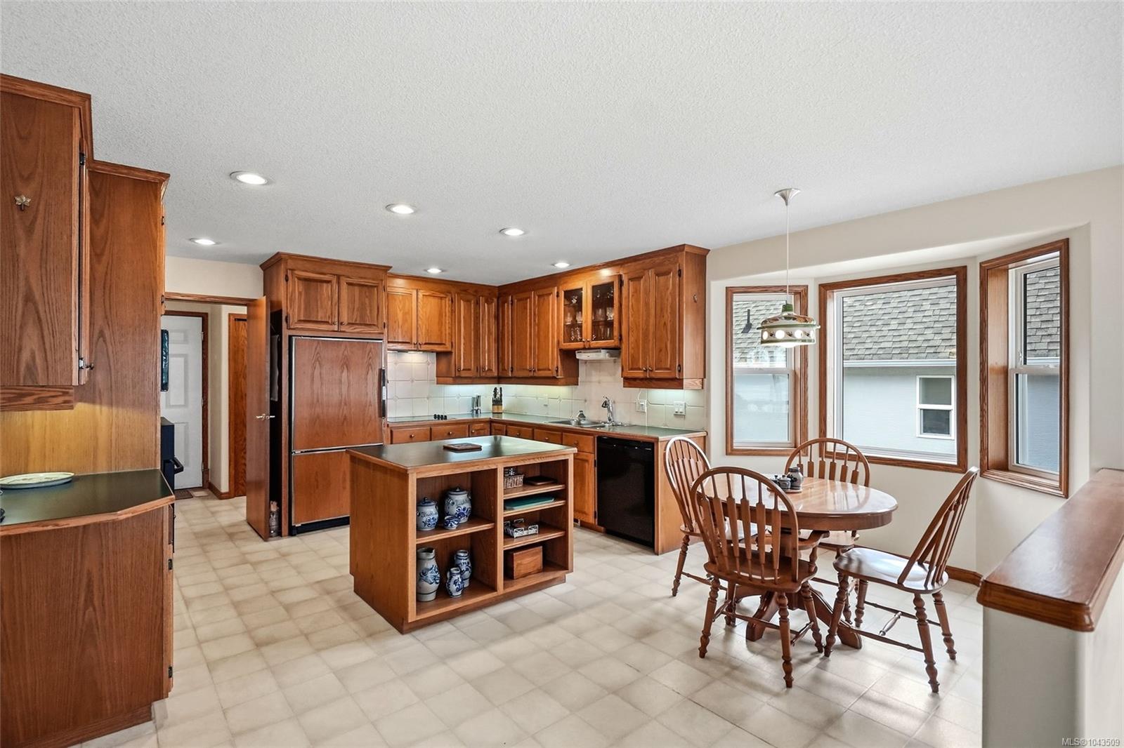Residential in Nanoose Bay 3