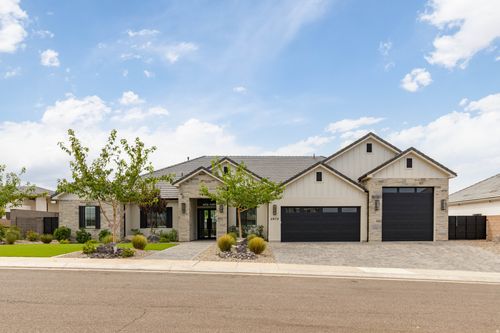 2972 E Willow Tree Ln, St George, UT, 84790-1841 | Card Image