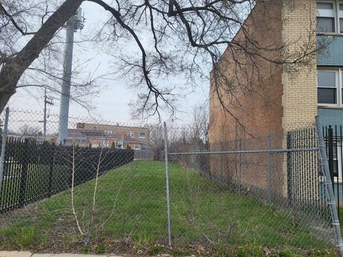 408 E 107th St, CHICAGO, IL, 60628-3724 | Card Image