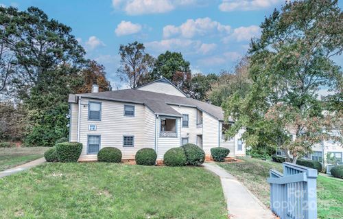8115 Tremaine Ct, Charlotte, NC, 28227-0618 | Card Image