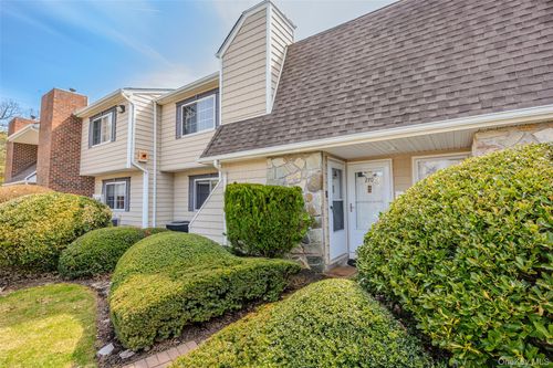 271-271 Lake Pointe Circle, Brookhaven, NY, 11953 | Card Image