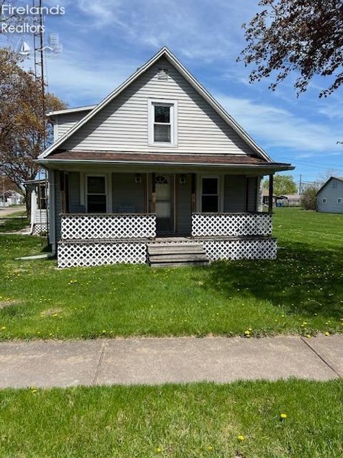 1501 E State St, Port Clinton, OH, 43452-1334 | Card Image