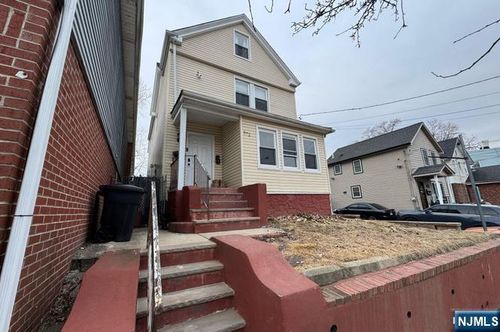 572 Christopher St, Orange, NJ, 07050-1238 | Card Image