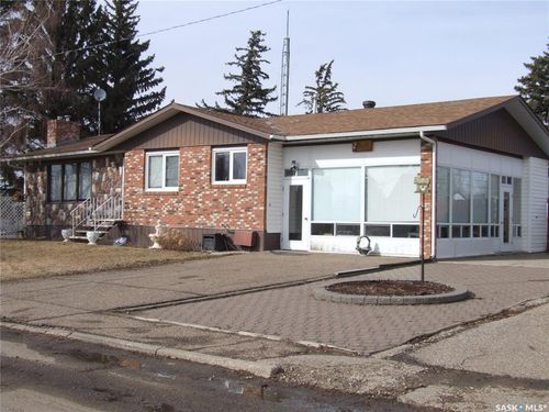 301 5th St W, Leader, SK, S0N2E0 | Card Image