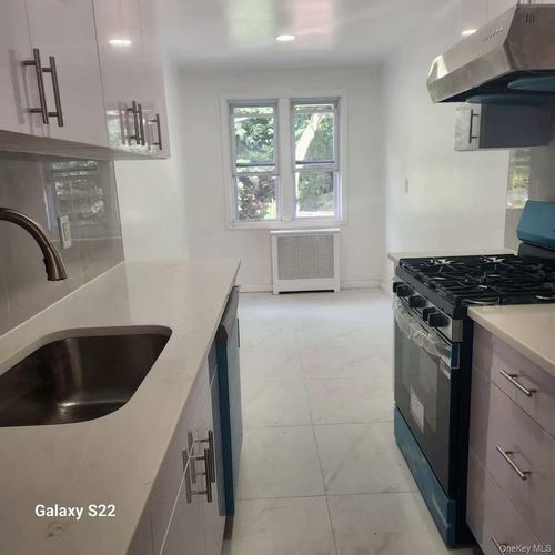 2fl-68 Selfridge St, Forest Hills, NY, 11375-5742 | Card Image