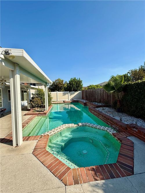 25676 Williamsburg Ct, Lake Forest, CA, 92630-5028 | Card Image