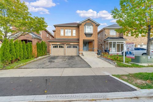 5 Farthingale Cres, Brampton, ON, L7A1R3 | Card Image