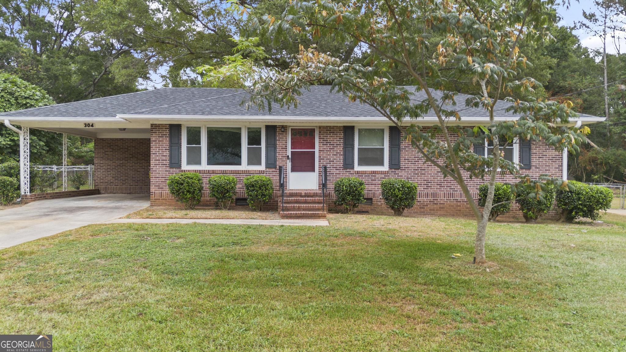 Leola Dr, Griffin, GA 30224