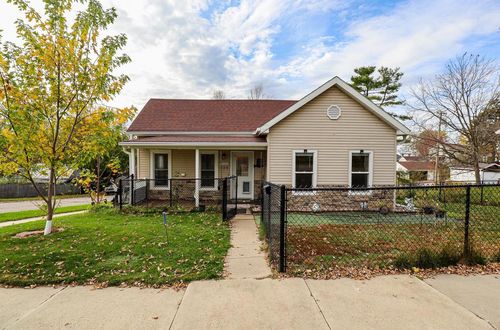 320 Vine Street, Baraboo, WI, 53913 | Card Image