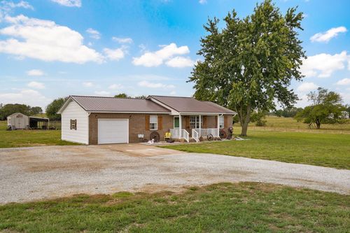 21721 Lawrence 2172, Aurora, MO, 65605-7147 | Card Image