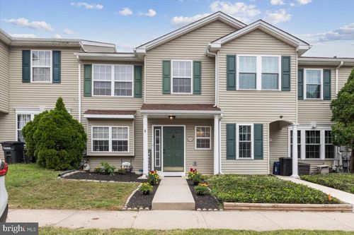 105 Pin Oak Ct, COLLEGEVILLE, PA, 19426-3910 | Card Image