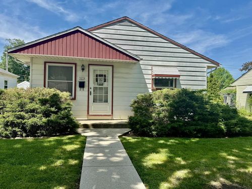 3239 S 54th Street, Milwaukee, WI, 53219 | Card Image