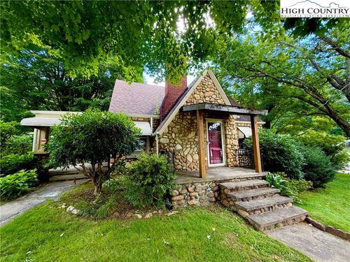 2562 Us Highway 221 N, Jefferson, NC, 28640-9306 | Card Image